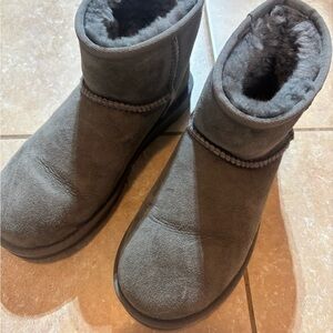 UGG Women's Short Shearling Boots in Gray